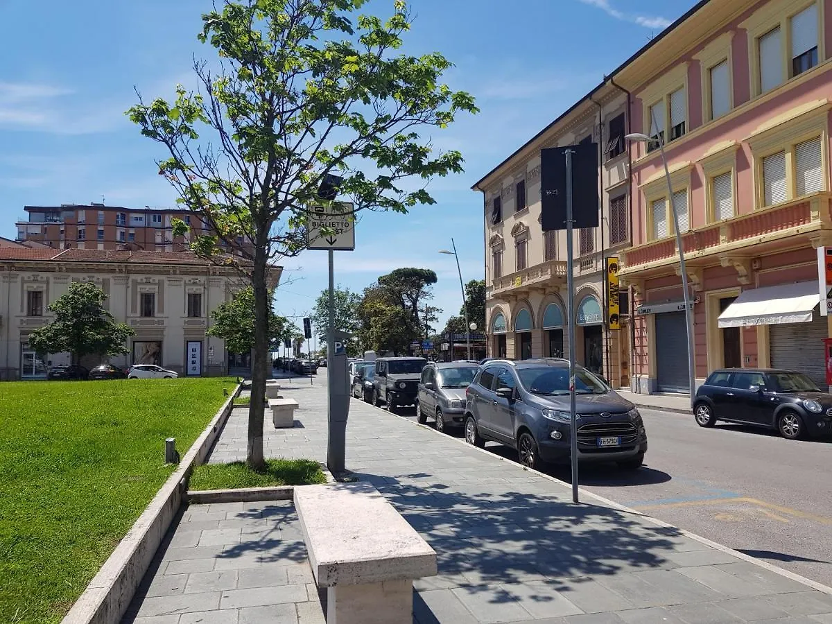 Historical Apartments By Seaside Viareggio Italy