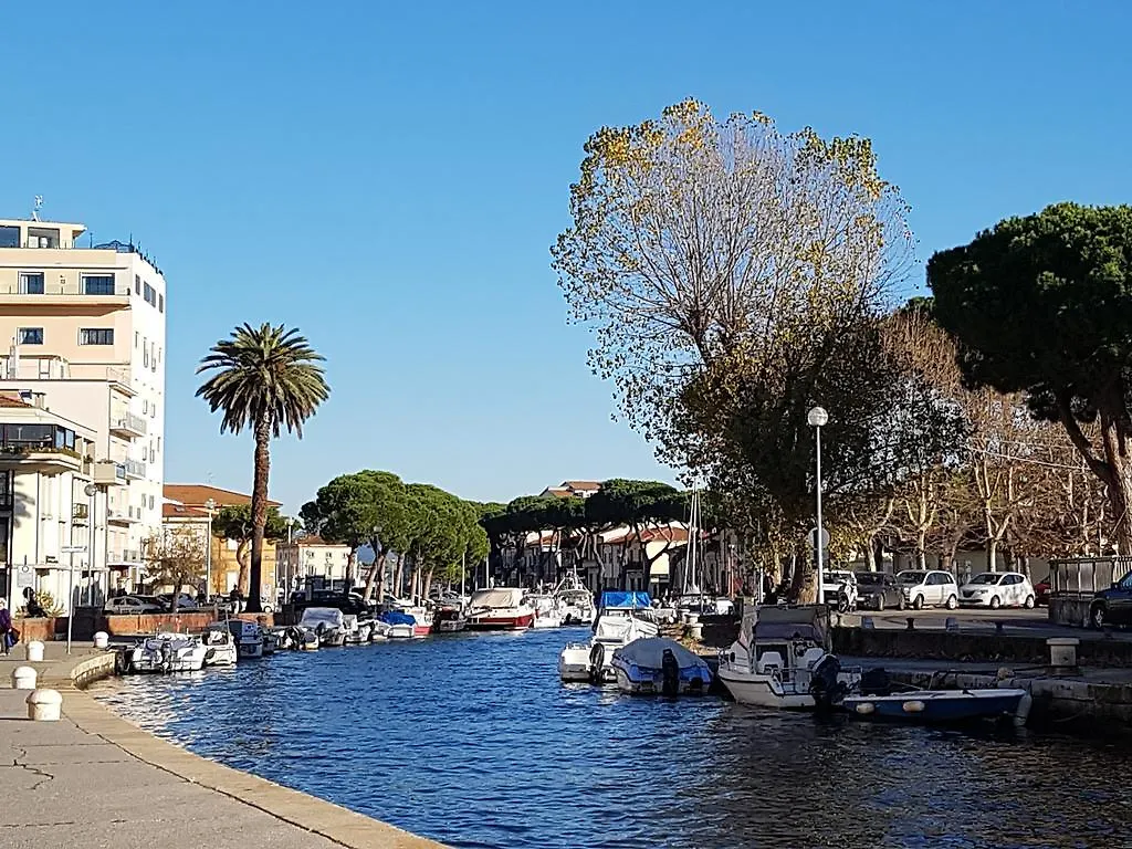 Historical Apartments By Seaside Viareggio Italy