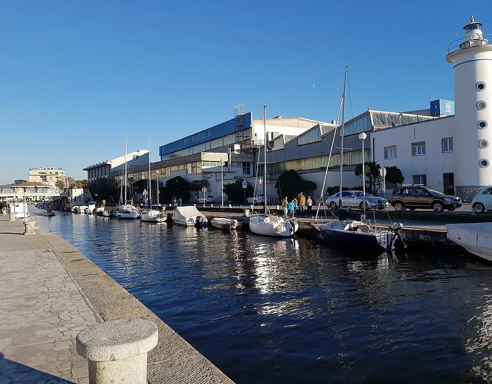 Historical Apartments By Seaside Viareggio 0*,